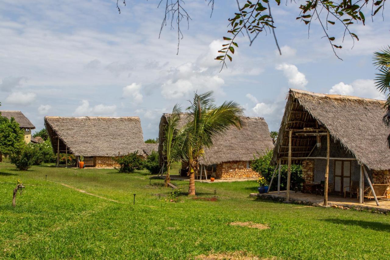 Pangani Cliffs Lodge Exterior foto